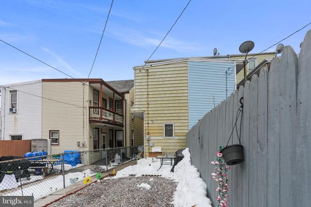 617 W COLLEGE AVE, York, PA 17401