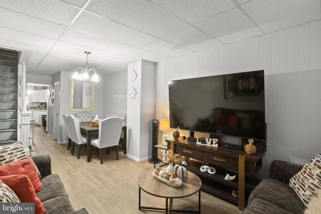 617 W COLLEGE AVE, York, PA 17401