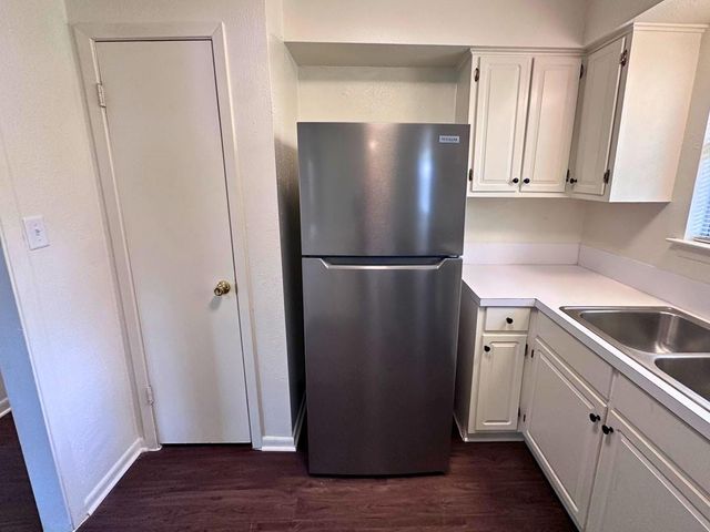 709 Baker Street, Huntsville, TX 77340