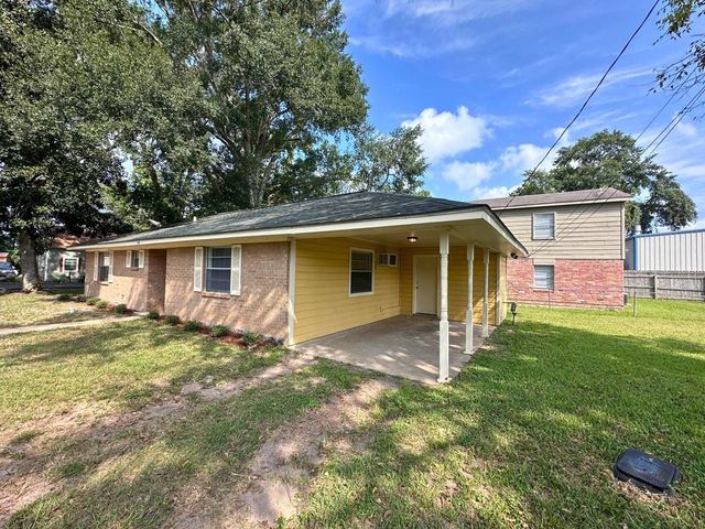 709 Baker Street, Huntsville, TX 77340