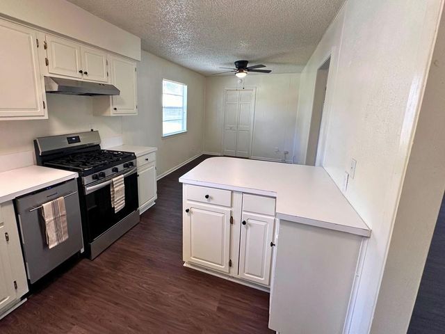 709 Baker Street, Huntsville, TX 77340