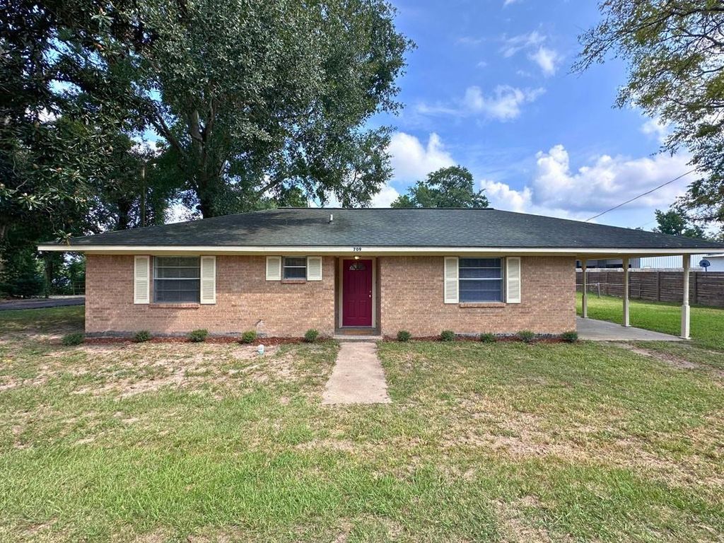 709 Baker Street, Huntsville, TX 77340