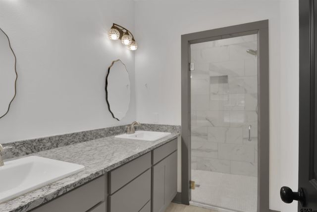 220 Sherman St, Rusk, TX 75785