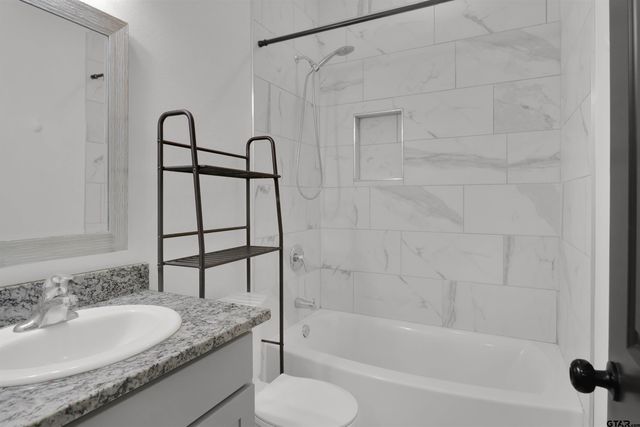 220 Sherman St, Rusk, TX 75785