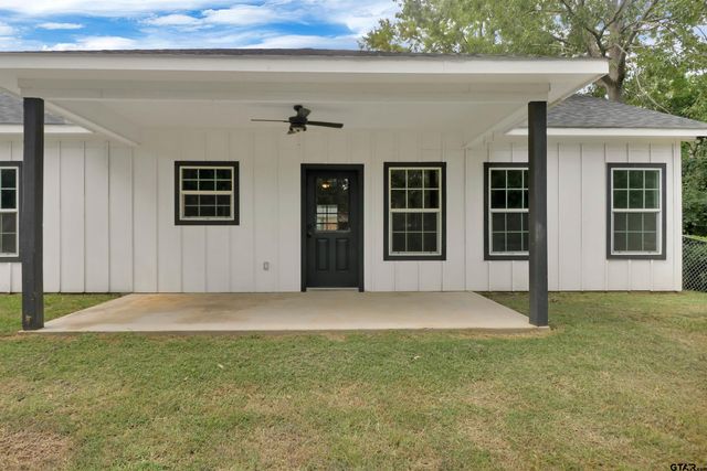 220 Sherman St, Rusk, TX 75785