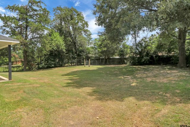 220 Sherman St, Rusk, TX 75785