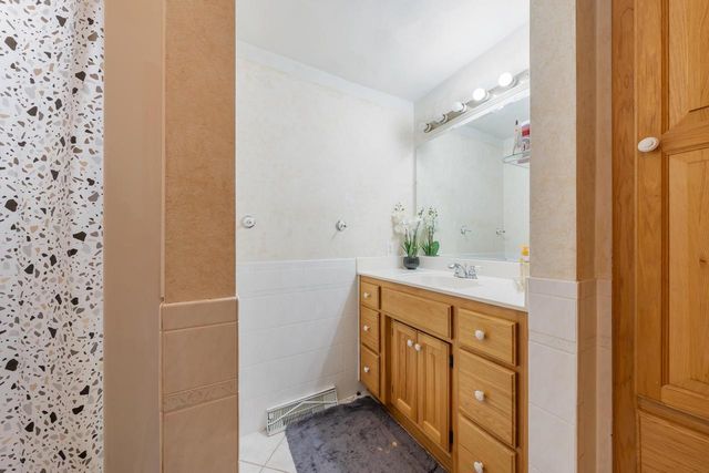 3505 N RICHMOND STREET, Appleton, WI 54911