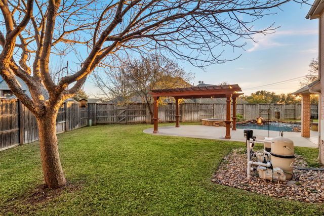 7804 Baywood Court, North Richland Hills, TX 76182