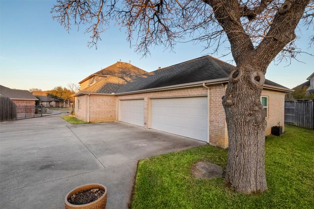 7804 Baywood Court, North Richland Hills, TX 76182