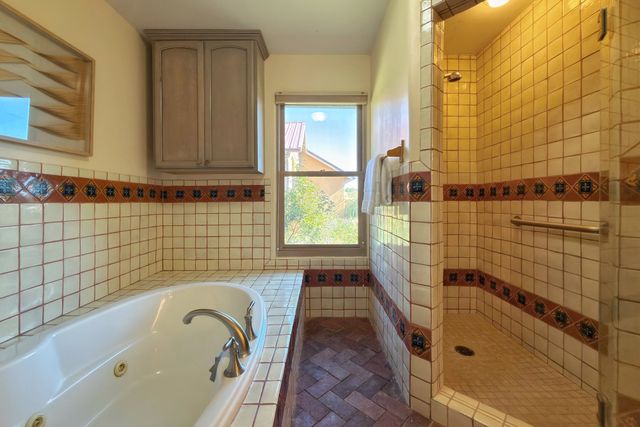 11 N Rancho De Bosque, Santa Fe, NM 87540