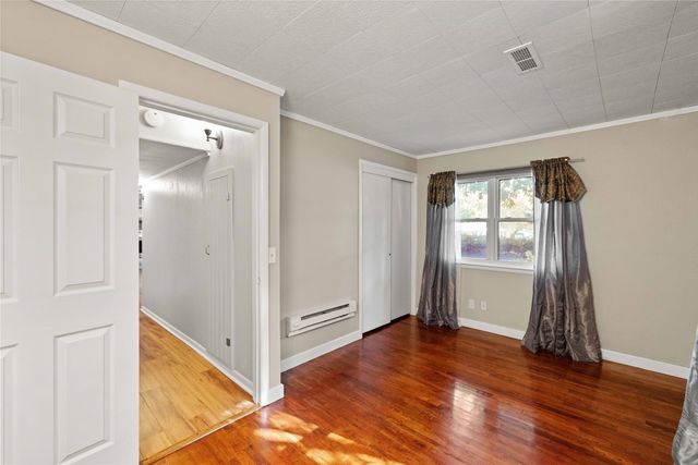 1827 Pleasant Street, West Des Moines, IA 50265