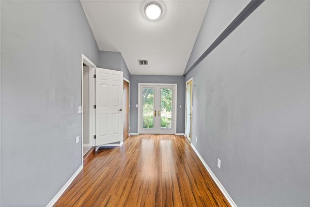 1827 Pleasant Street, West Des Moines, IA 50265