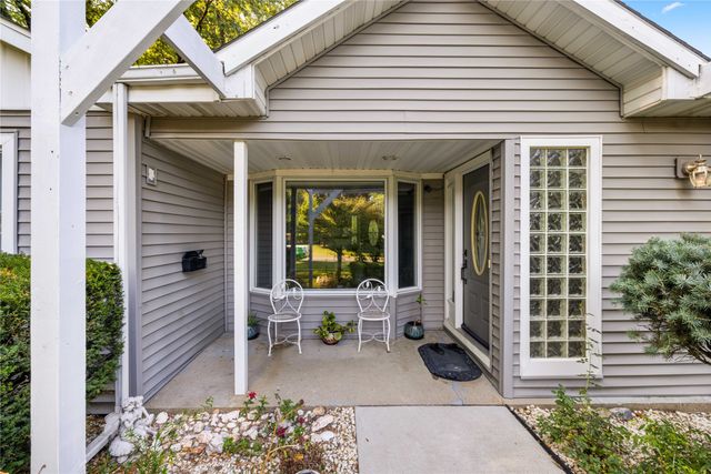 1827 Pleasant Street, West Des Moines, IA 50265