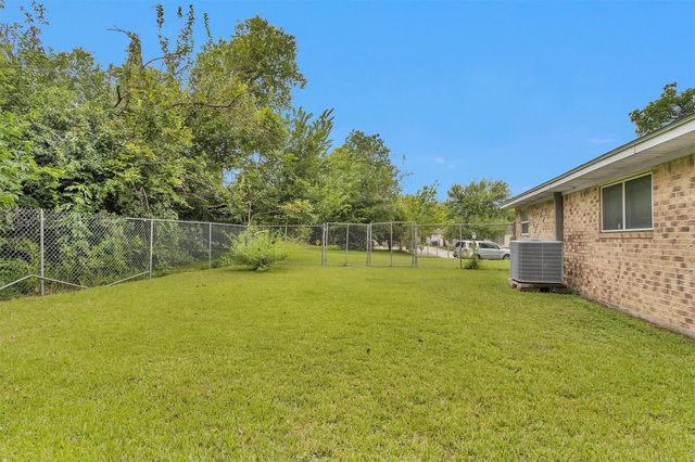 14806 Dogwood Tree Street, Houston, TX 77060