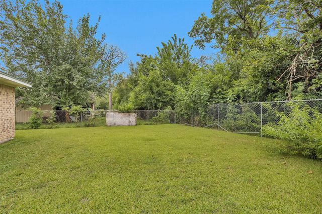 14806 Dogwood Tree Street, Houston, TX 77060