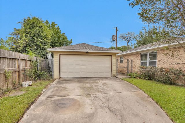 14806 Dogwood Tree Street, Houston, TX 77060