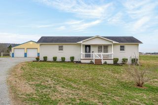 365 Fairview Cir, Sparta, TN 38583