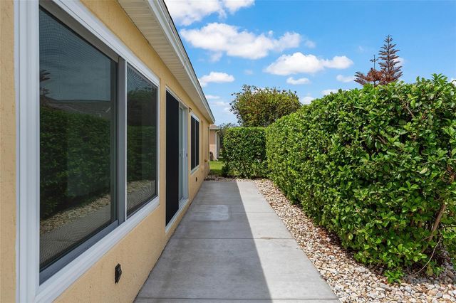 2409 MORVEN PARK WAY, The Villages, FL 32162