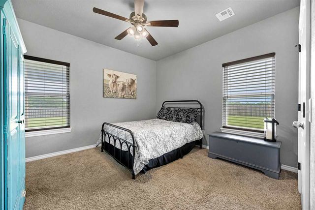 5453 NE Elk Point Rd, Elgin, OK 73538