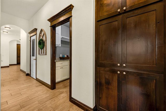 5453 NE Elk Point Rd, Elgin, OK 73538