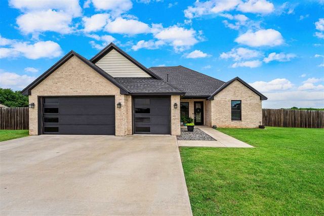 5453 NE Elk Point Rd, Elgin, OK 73538