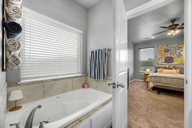 5453 NE Elk Point Rd, Elgin, OK 73538