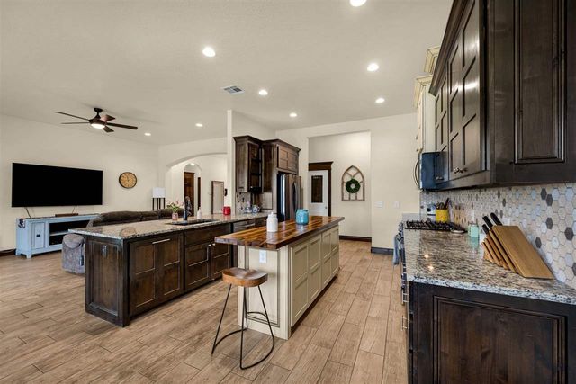 5453 NE Elk Point Rd, Elgin, OK 73538