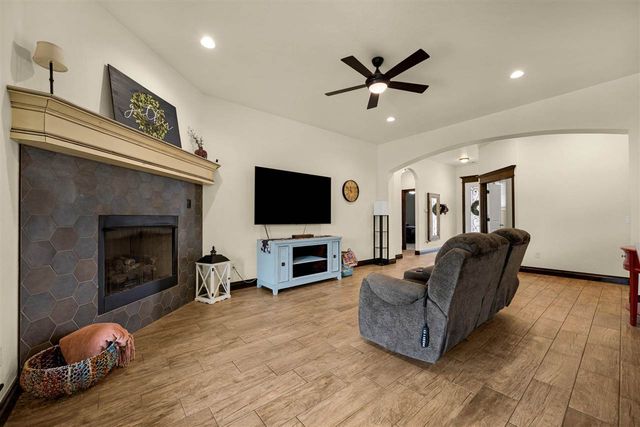 5453 NE Elk Point Rd, Elgin, OK 73538