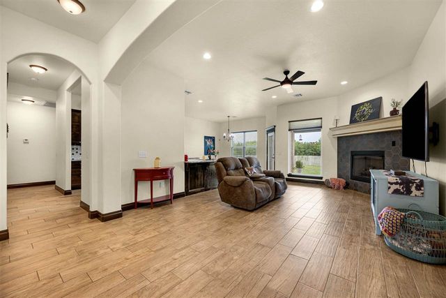 5453 NE Elk Point Rd, Elgin, OK 73538