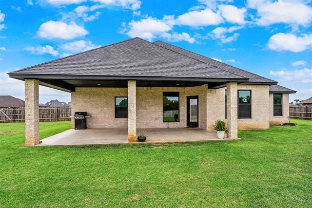 5453 NE Elk Point Rd, Elgin, OK 73538