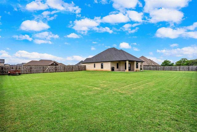 5453 NE Elk Point Rd, Elgin, OK 73538