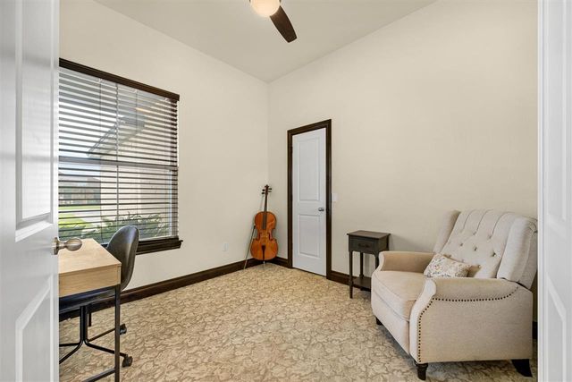 5453 NE Elk Point Rd, Elgin, OK 73538