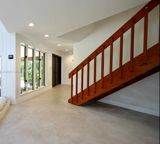 8925 SW 102nd Ter 0, Miami, FL 33176