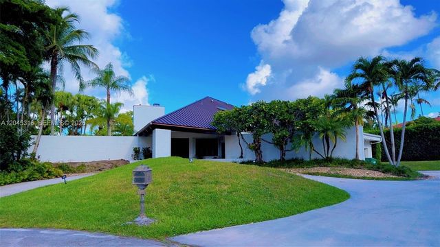 8925 SW 102nd Ter 0, Miami, FL 33176