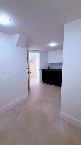 8925 SW 102nd Ter 0, Miami, FL 33176