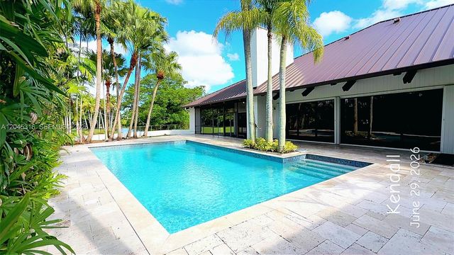 8925 SW 102nd Ter 0, Miami, FL 33176