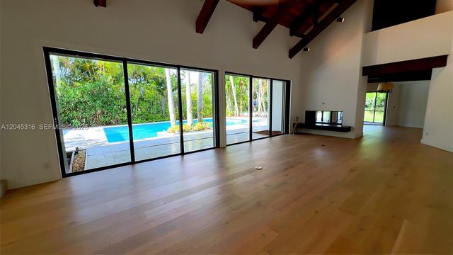 8925 SW 102nd Ter 0, Miami, FL 33176