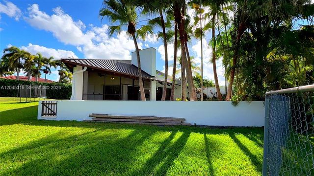 8925 SW 102nd Ter 0, Miami, FL 33176