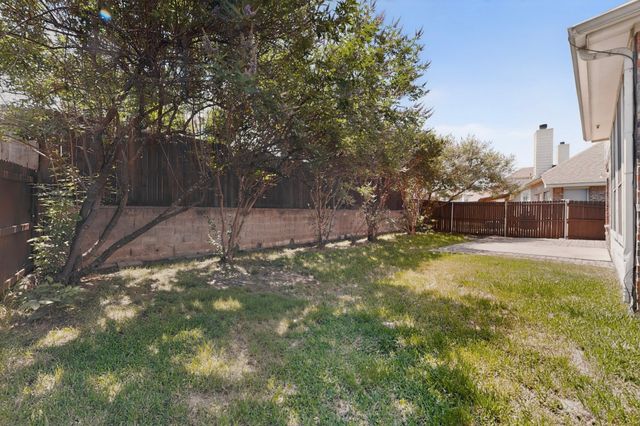 549 Continental Drive, Lewisville, TX 75067
