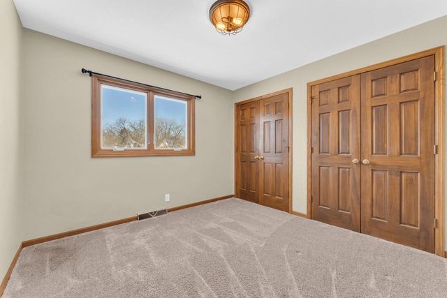 4731 Willow Wood DRIVE, Mount Pleasant, WI 53403