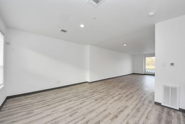 18716 Centro Main Street, Shenandoah, TX 77385