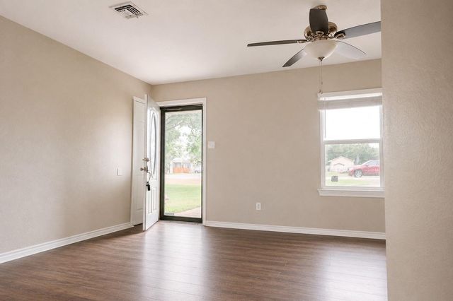 1230 1st Street, Hempstead, TX 77445