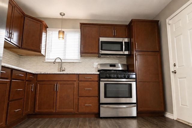 1230 1st Street, Hempstead, TX 77445