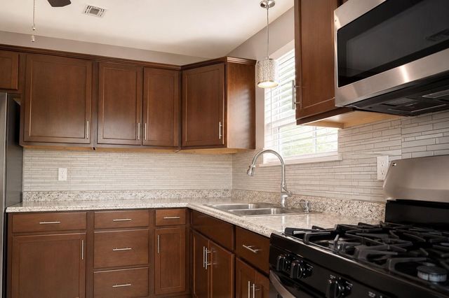 1230 1st Street, Hempstead, TX 77445