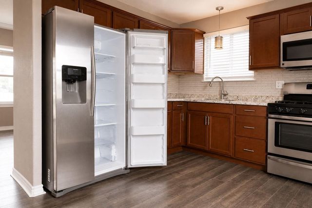 1230 1st Street, Hempstead, TX 77445