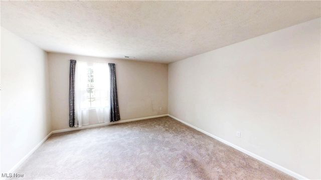 1240 Fountain View Street NE, Canton, OH 44721