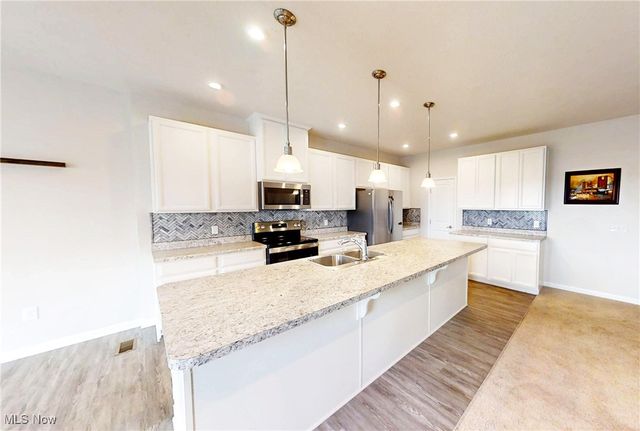 1240 Fountain View Street NE, Canton, OH 44721