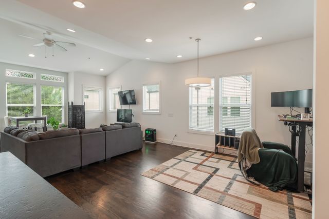 1040 Maynor Ave, Nashville, TN 37216