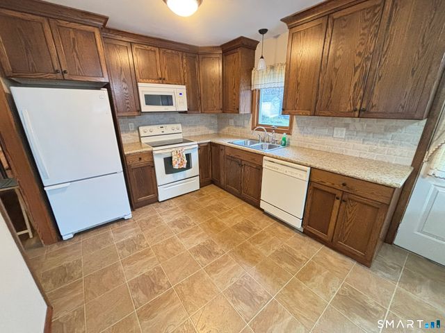 26 Spruce Drive, Prospect, CT 06712