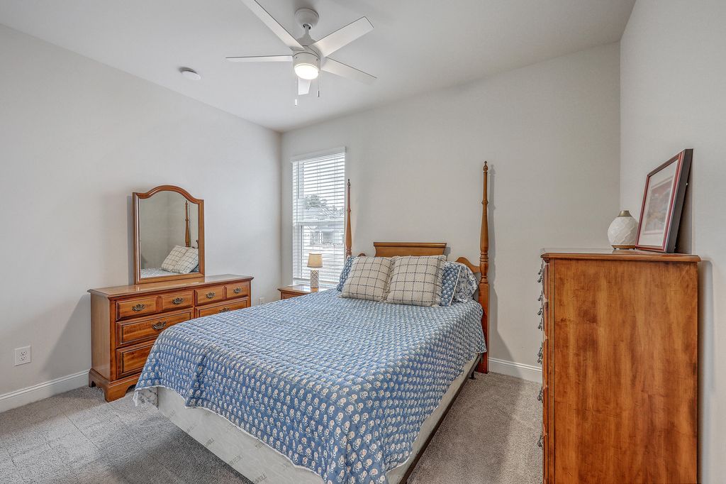 Image 18 of property listing at 185 Wappoo Trace Lane, Summerville, SC 29486